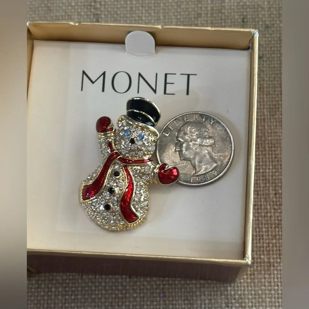 Vintage Monet Signed Snowman Christmas Gold Tone Rhinestone Brooch Pin W/box